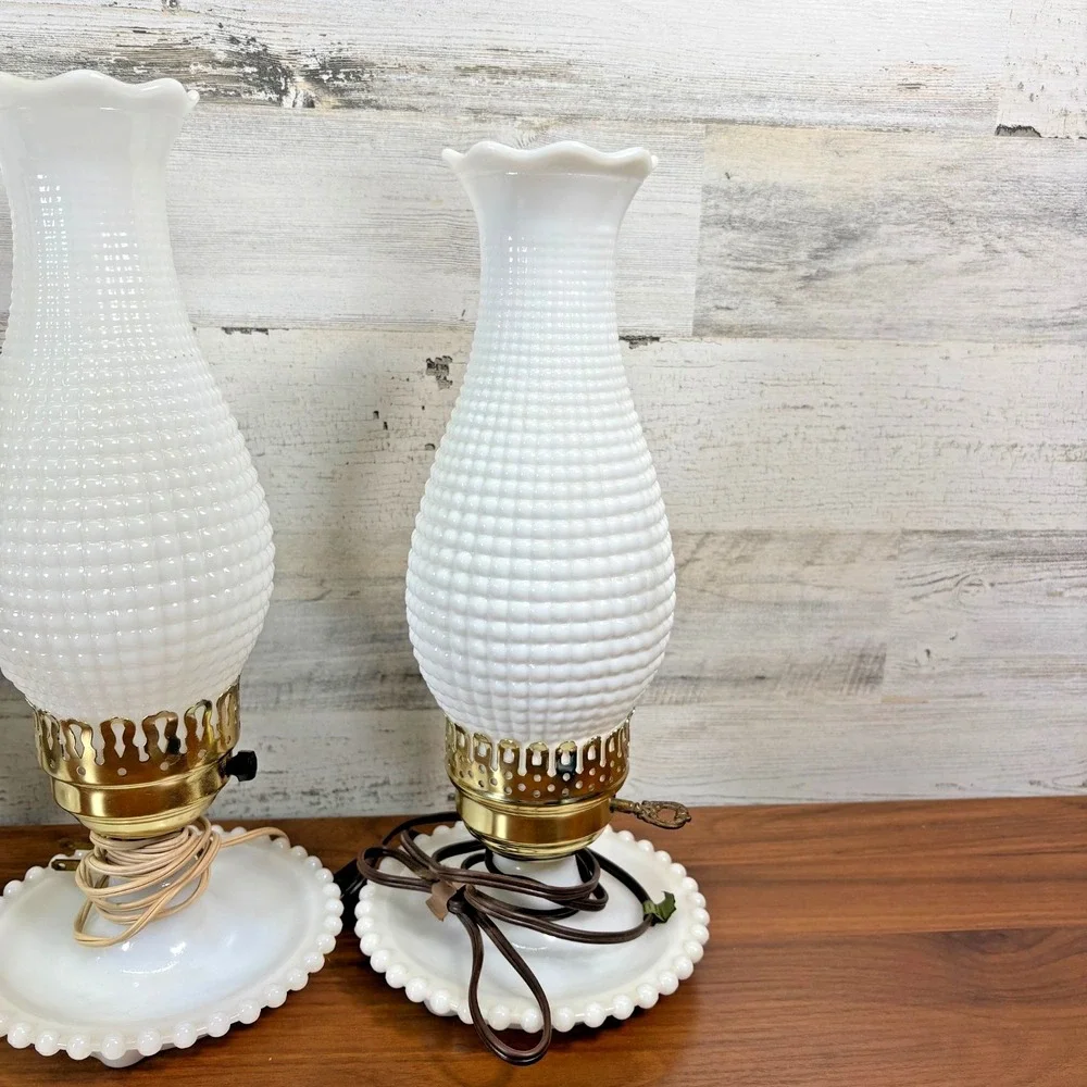 Vintage Hobnail Milk Glass‎ Lamp Table Boudoir Hurricane 14